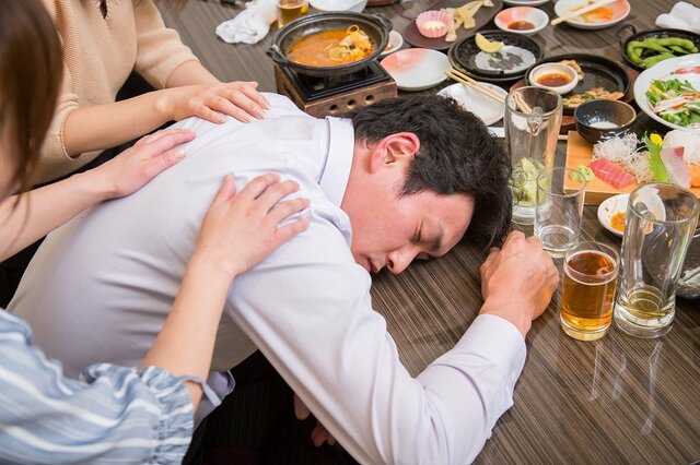 「#忘年会スルー」は日本社会への抗議？ こんなに共感を集めるのはなぜか