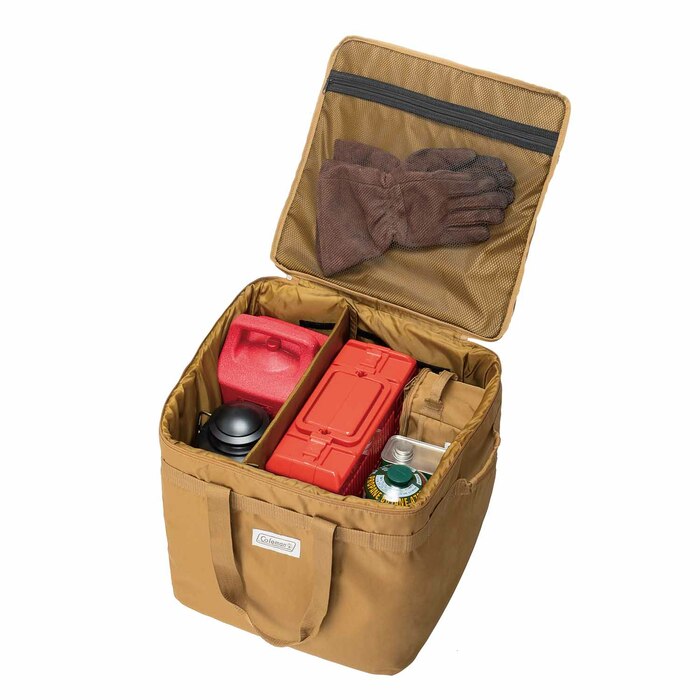 蓋裏はジッパー付きのメッシュポケットになっているので、充電器やハンカチなどの小物が入れられます