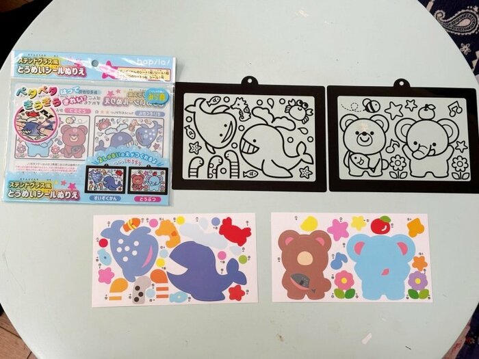 とうめいシールぬりえの内容物