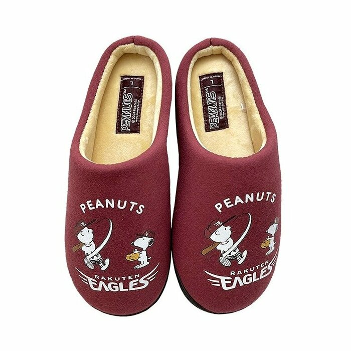 チームロゴとイーグルスカラーのワインレッドが大人かわいいアイテム