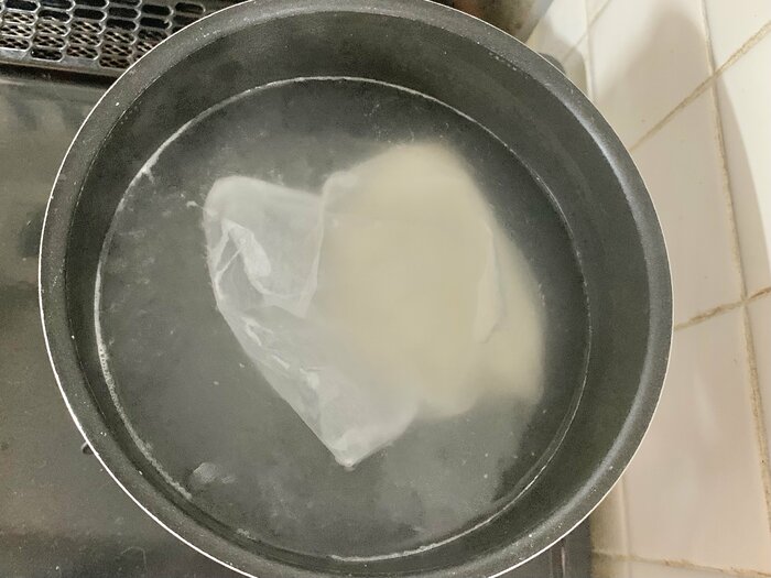 鍋の蓋をせず、沸騰したお湯で15分間煮ます