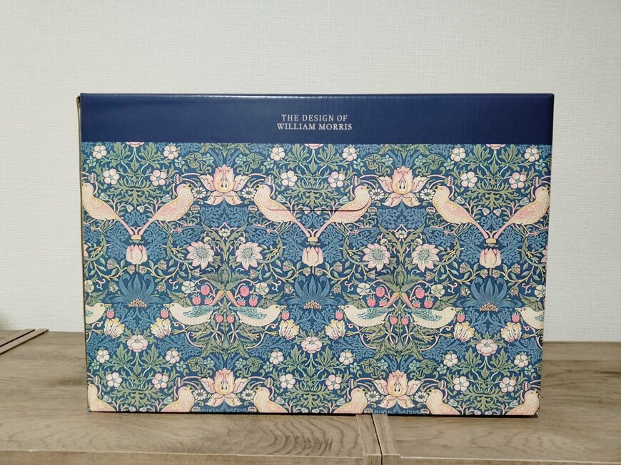 筆者撮影（セリア、ペーパー収納BOX ウィリアム・モリスデザイン）