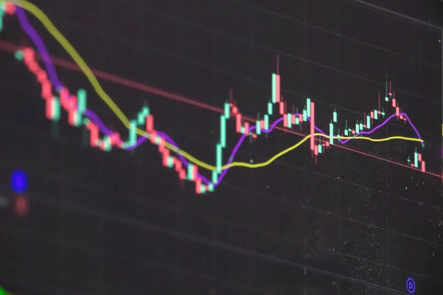 【日経平均】一時2100円超上昇 "爆騰"で5.3万円突破、53,125.19円。円安推移が輸出株を支援（ドル円：158.70円）