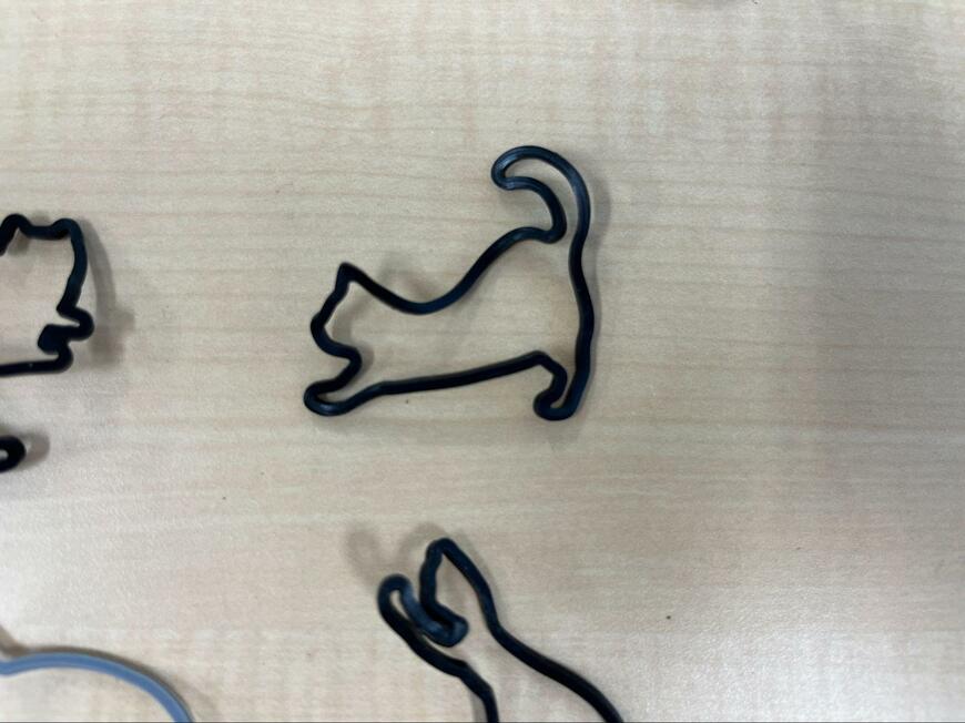 筆者撮影（ダイソー、虫よけ輪ゴム（ネコ、10個入り））