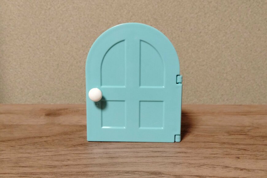 筆者撮影（セリア、輪ゴムフック ドア型）