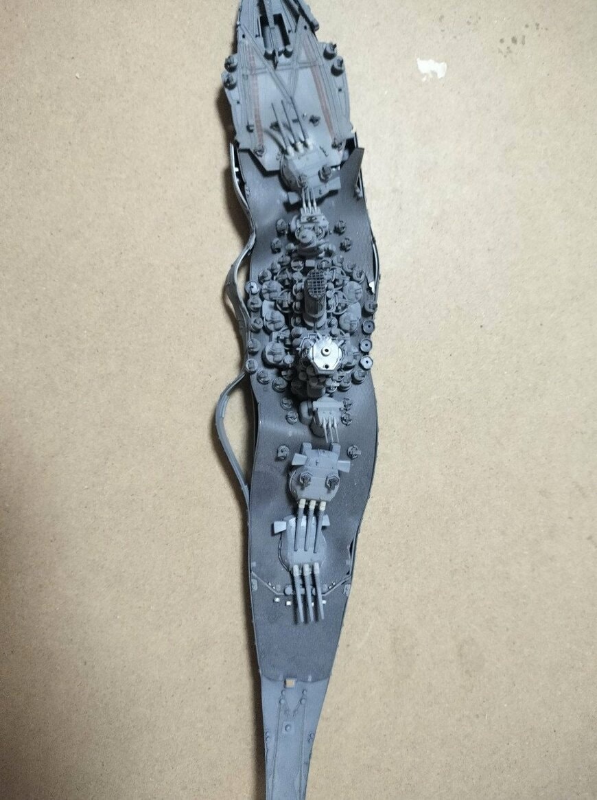 戦艦大和のプラモデルを車に2週間放置　「グニャグニャ状態」になった姿に注目集まる