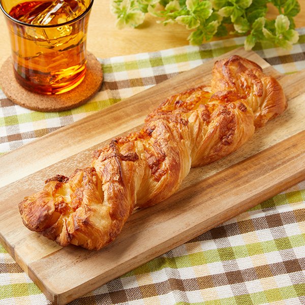 ファミリーマートの新商品：ジュワっとしたチーズスティック