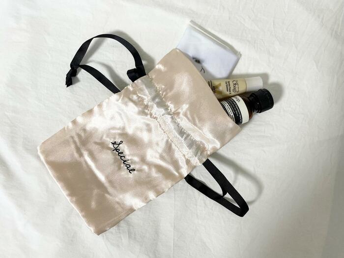 鞄の中に入っているマストアイテムたちを入れてみました