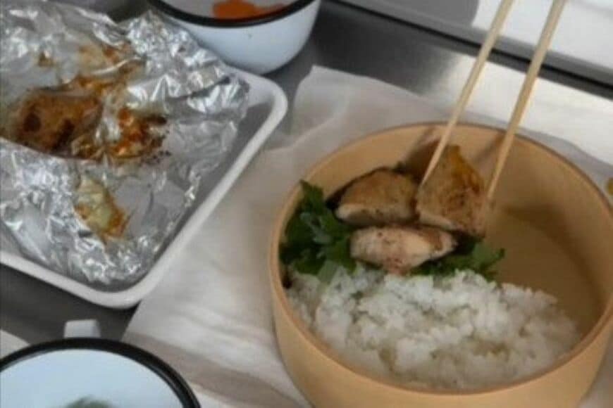母が「高校生の娘」に作る愛情弁当　鶏肉の塩胡椒焼きに蓮根の甘辛炒めが最高すぎる…