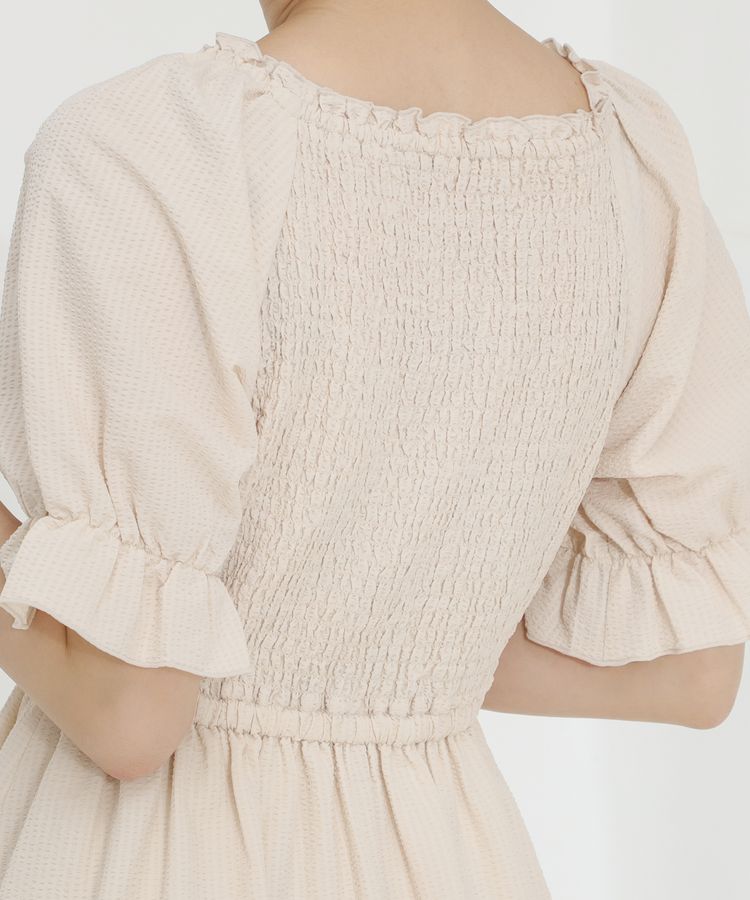 出所：ハニーズ公式通販 シャーリングワンピース