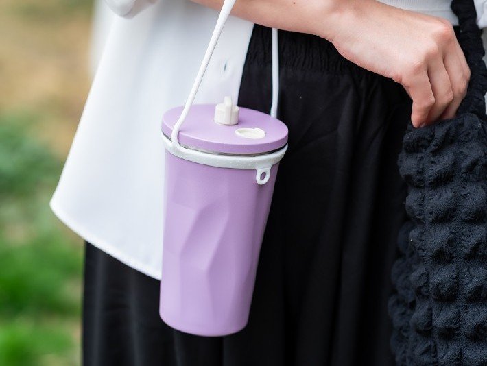 出所：GEO公式　ストロー付きステンレスタンブラー