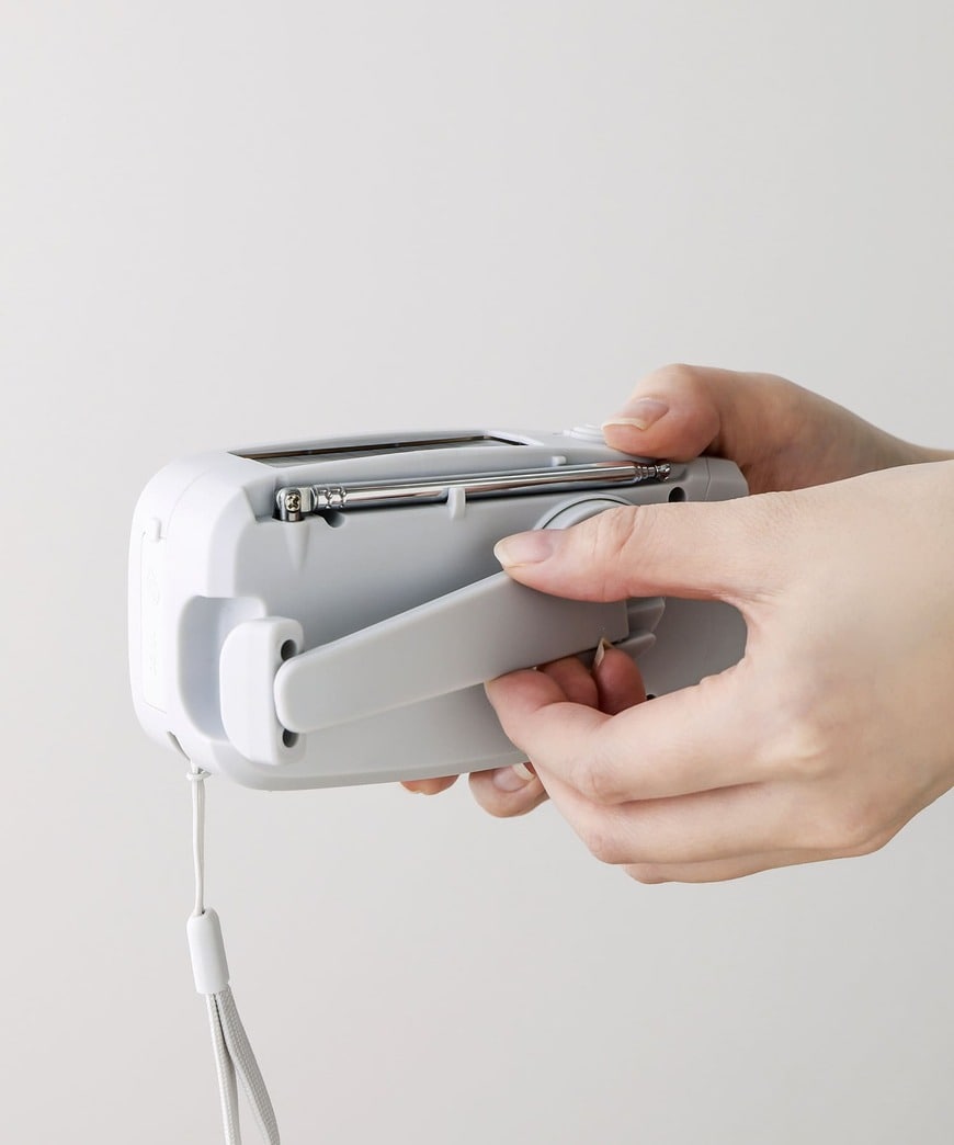 PAL CLOSETオンラインストア「新機能SOSブザー付き！》手回し式スマホ充電ラジオライト／SOBANI」