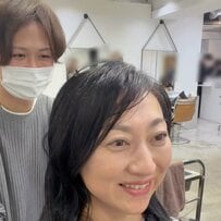 「4日後が誕生日」毛量に悩む女性がビフォーアフターの様子を披露！「スッキリしました」と笑顔いっぱいに