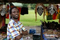 マイクロファイナンス機関の金利は規制すべきか？