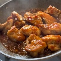 妻が作るフワフワ炒り卵と照り焼きチキンの「テリタマ弁当」　夫の大好物の〈人参の和風サラダ〉に愛を感じる