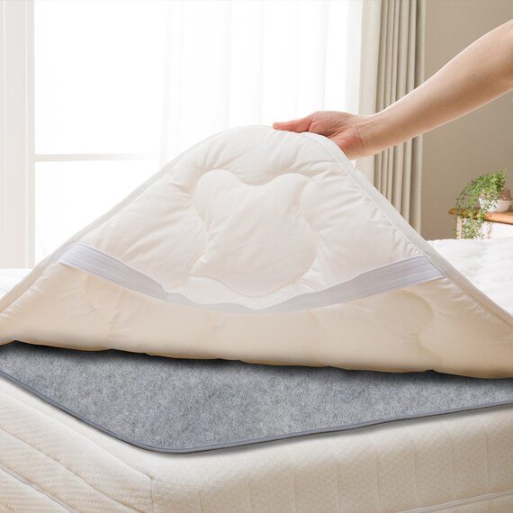 寝具の湿気対策に幅広く使える除湿シート