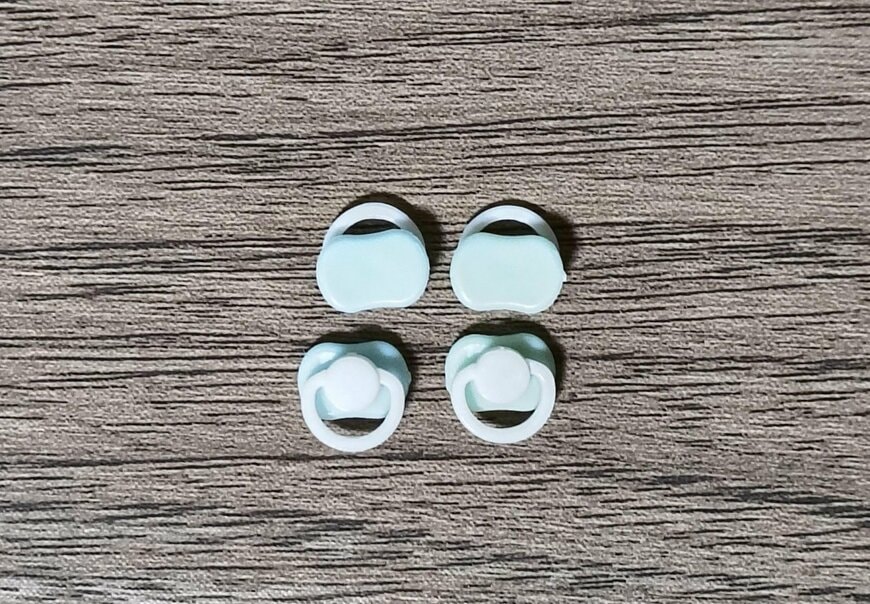 筆者撮影（セリア、おしゃぶりパーツ）