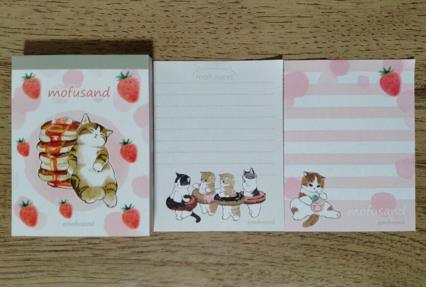 筆者撮影（セリア、mofusand ミニメモ帳（全2種））