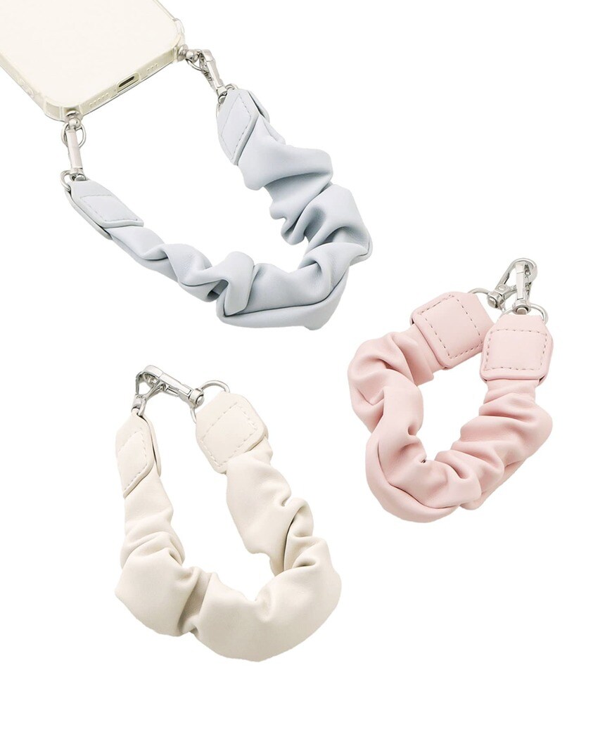 出所：3COINS公式　フェイクレザーハンドストラップ