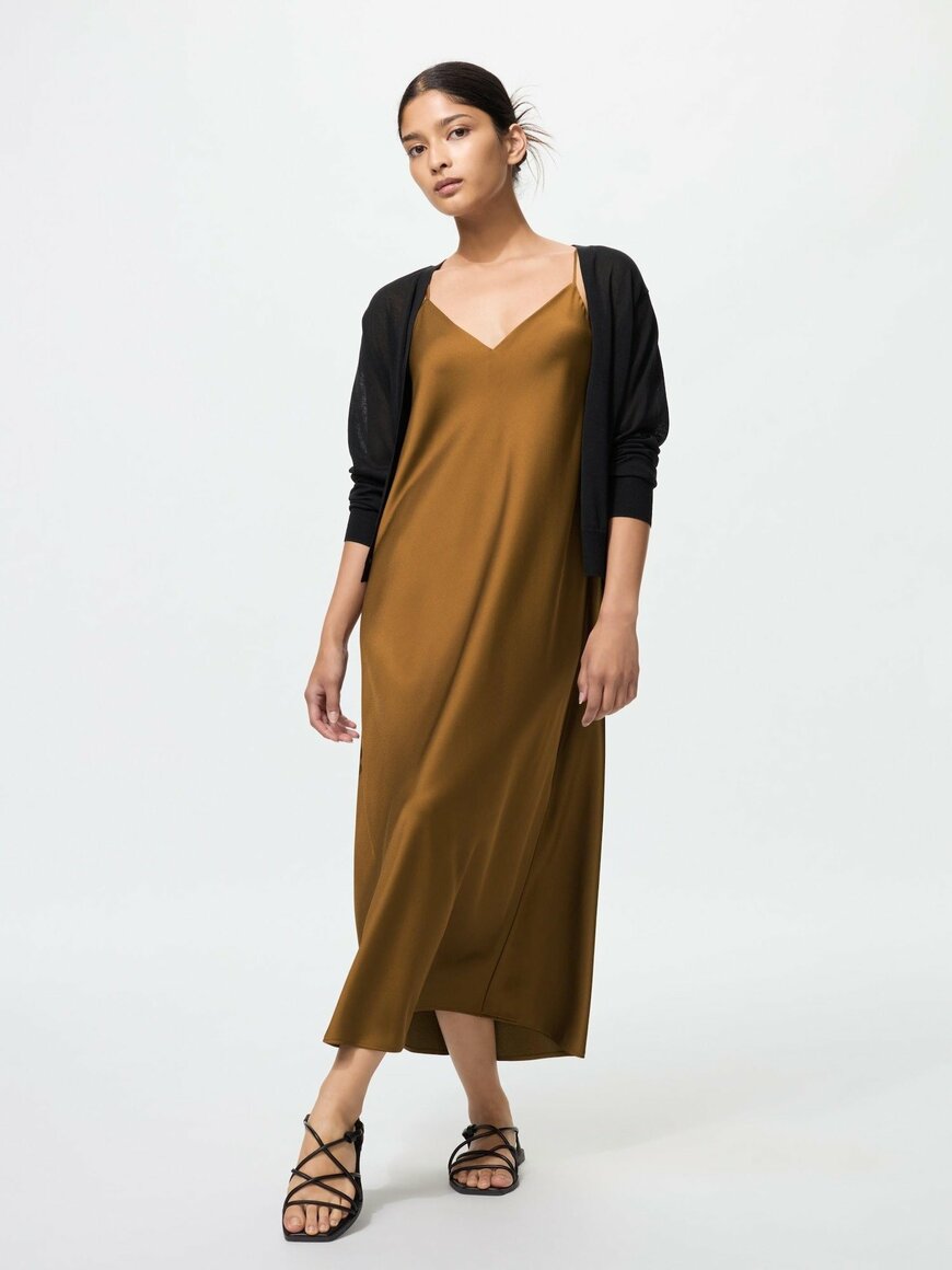 ユニクロ公式　サテンキャミソールワンピース