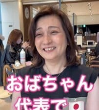 おでこのシワを気にする女性が前髪を作ると…まさかの仕上がりに衝撃！