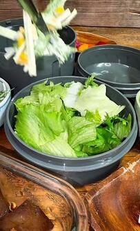【牛すじどて煮弁当】照りのある牛すじにしじみの味噌汁　50代大工のランチジャーは食べごたえ十分
