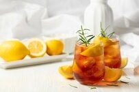 【次の年金支給日は8月15日】国民年金・厚生年金「60歳～90歳以上」平均受給額は月額いくら？《年金制度改正の全体像》もチェック！