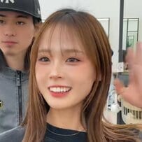 【心機一転】「職場を辞めるから」ロング女性がヘイリーボブで大胆イメチェン！「自分の毛じゃないみたい」と喜び爆発