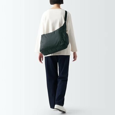 旅行のお供に！無印良品で高評価「2WAY折り畳みショルダーバッグ