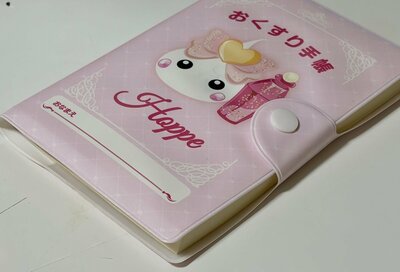 キャンドゥ、ほっぺちゃんのお薬手帳ケース筆者撮影写真