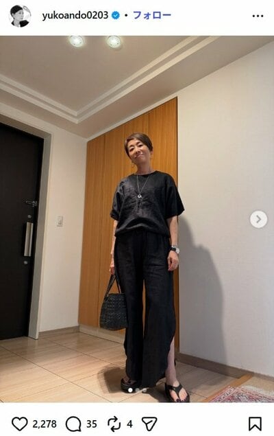 安藤優子のInstagram投稿（リネンのセットアップコーデ・カット1）