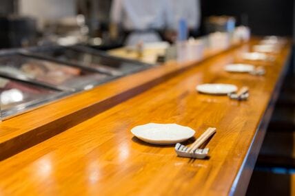 飲食店で「海鮮丼」を注文したはずが… 　食べている途中で判明した「盛り付けの違和感」に反響