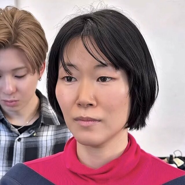 「クールな印象になりたい」女性が流し前髪ショートでかっこよくスタイルチェンジ