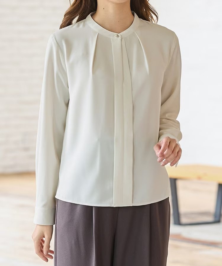 出所：ハニーズ公式　バンドカラーブラウス