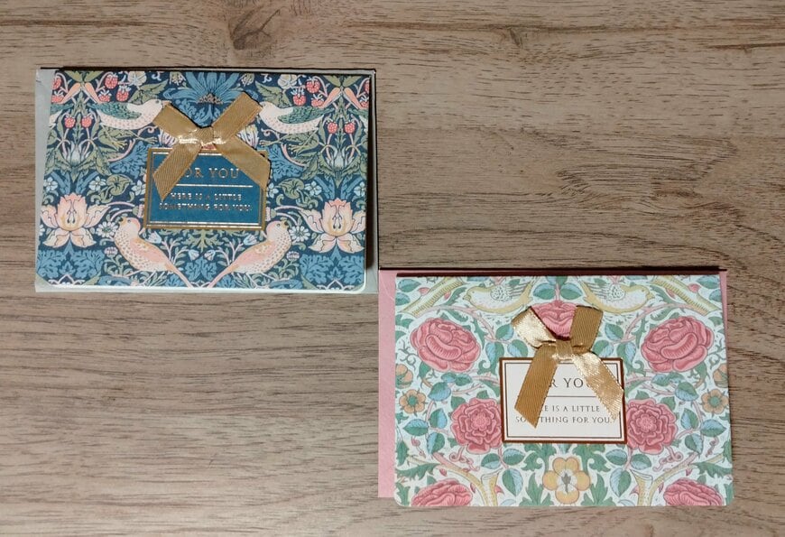 筆者撮影（セリア、グリーティングカード ウィリアム・モリスワールド 封筒付）