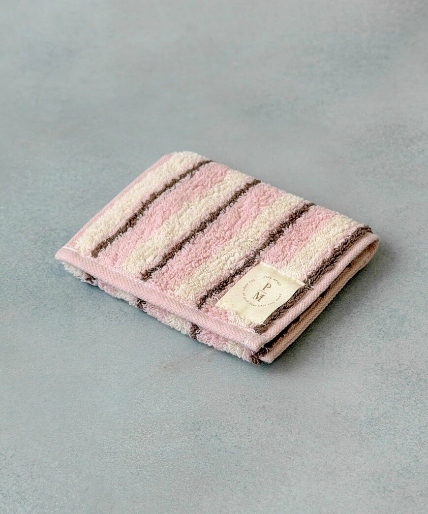 出所：パルグループ公式ファッション通販サイト 3COINS タオルポーチ