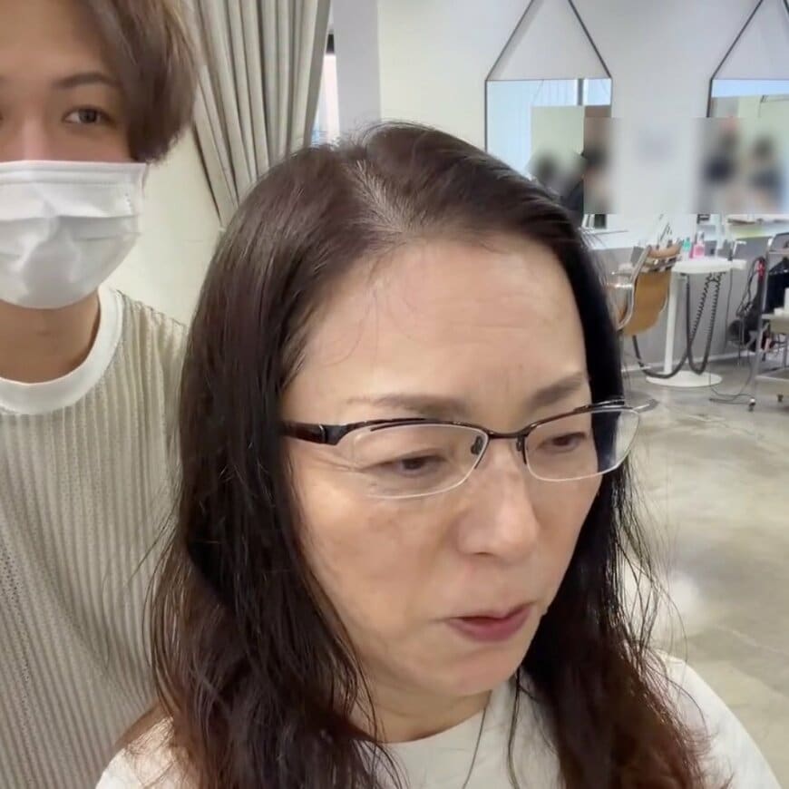 「60歳を前に…」長い間同じだった髪型を変えたい女性　後ろにボリュームがある「お洒落なくびれショート」に感動