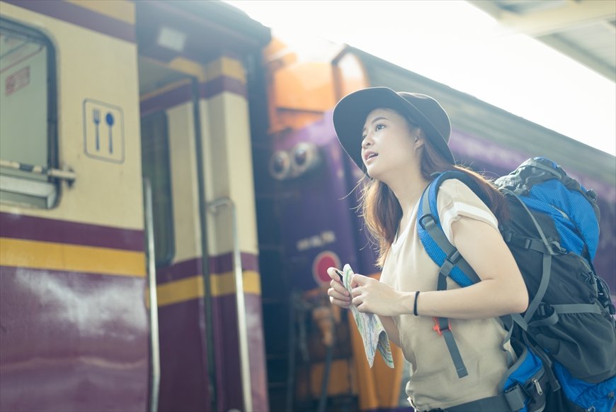 電車で背中にリュック「迷惑だ」「理由あってやってる」と激論