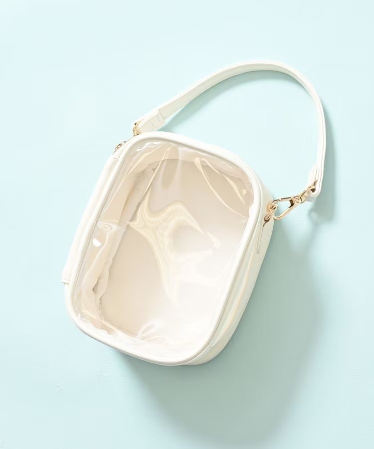 大きくガバッと開くため、ぬいぐるみを出し入れしやすい