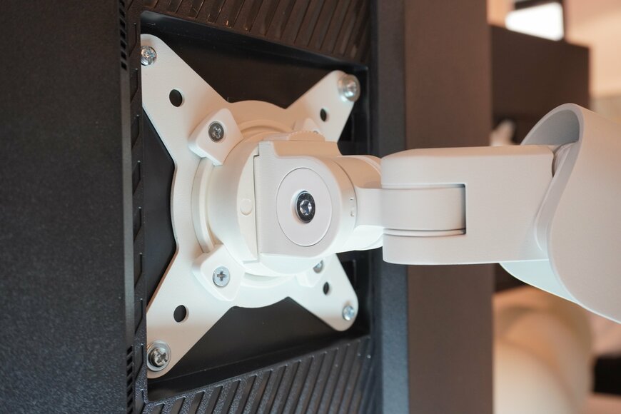 モニターの背面