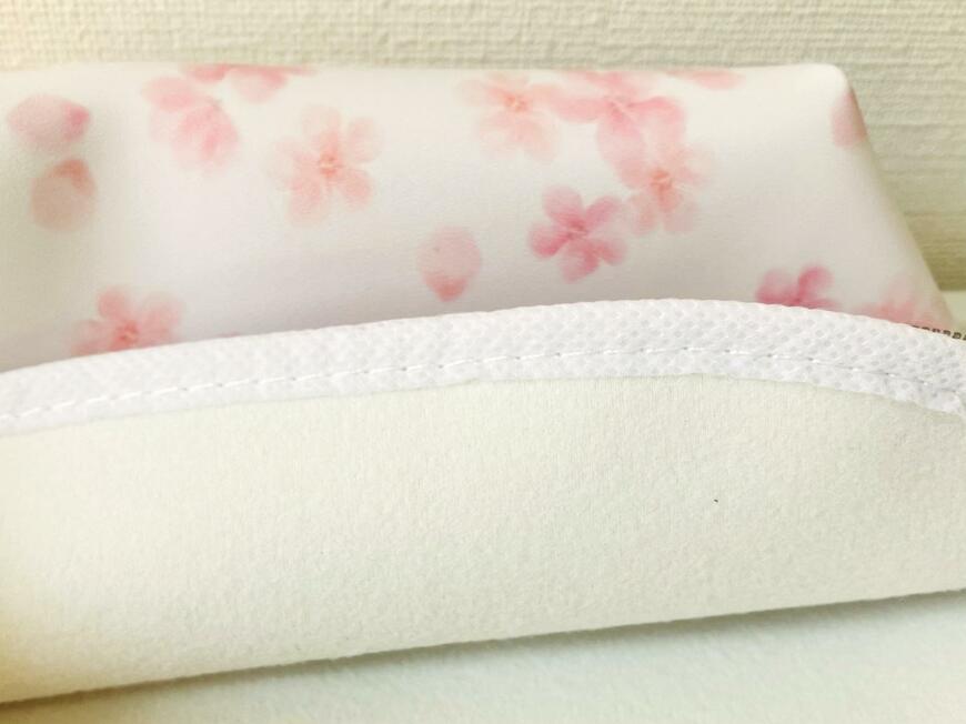 合皮 シェル形ポーチ 淡桜柄