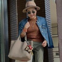 【64歳マダム】UNIQLO「ジャージーバレルレッグパンツ」で洗練された秋コーデ