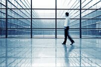 企業倒産に関するデータから株式市場の中期トレンドを読む―今後の注意点は？