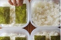 【絶対おいしいやつ】タッパーに詰める4人分の「ピリ辛唐揚げ弁当」がおいしそう　甘めの卵焼きも最高すぎる