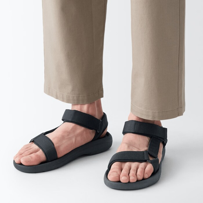 足にフィットして歩きやすい