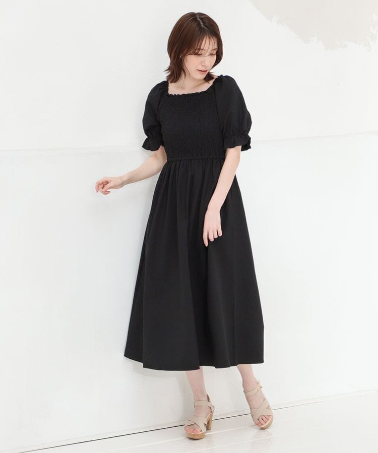 出所：ハニーズ公式通販 シャーリングワンピース