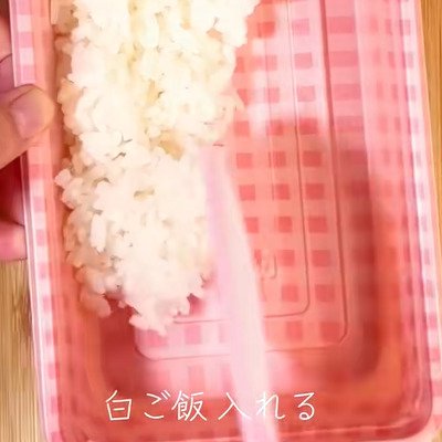 【簡単面白い顔弁当】これは反則！インパクト抜群のユニークすぎる顔のデザインに何度見ても笑ってしまう！