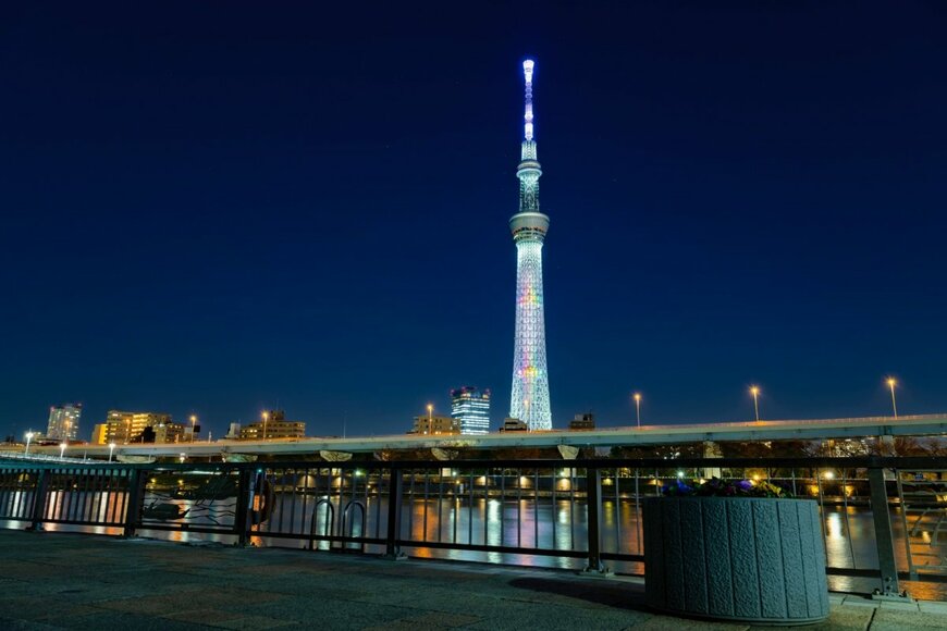 浅草の観光名所で撮影した夜景写真　「人気アニメの世界観を思わせる風景」に納得の声が続出