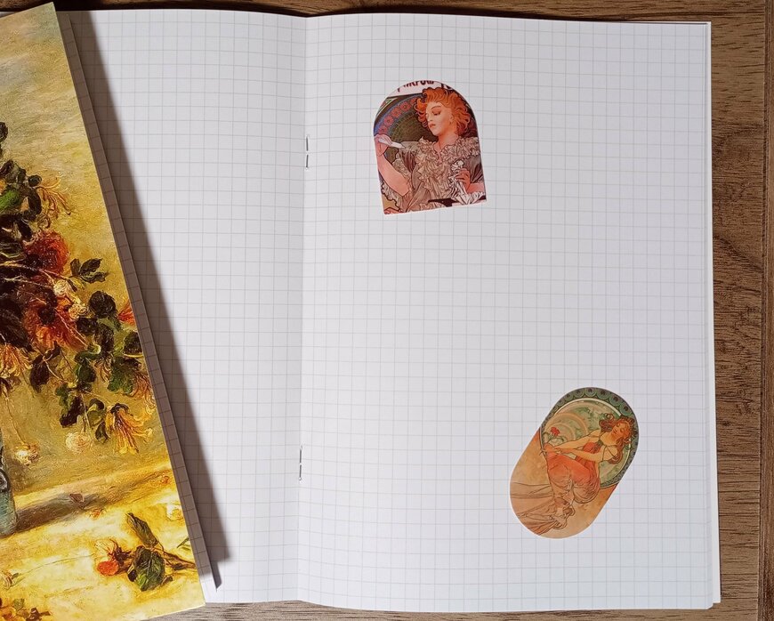 筆者撮影（ダイソー、A5方眼ノート バラとジャスミン 56P・ A5方眼ノート 接吻 56P）