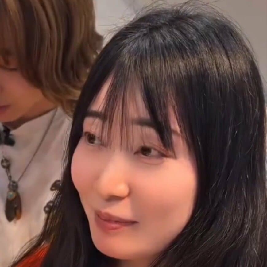 【大変身】明日卒業式の看護学生　美しいロングヘアをばっさりカット→優しい雰囲気の丸みのあるショートヘアに